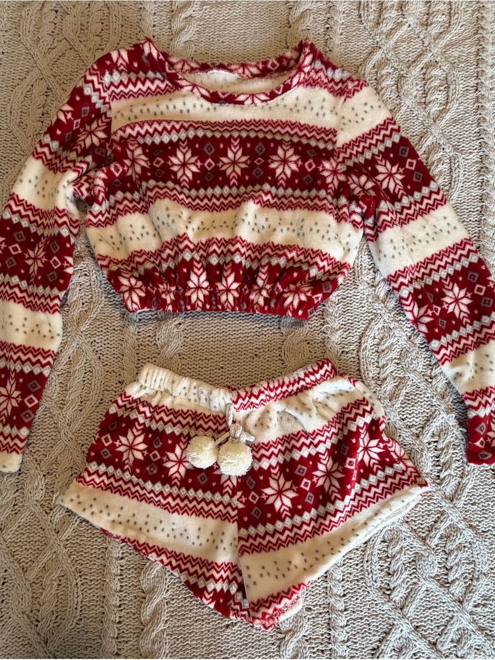 SHEIN Red & White Festive Two-Piece Cropped Lounge Set